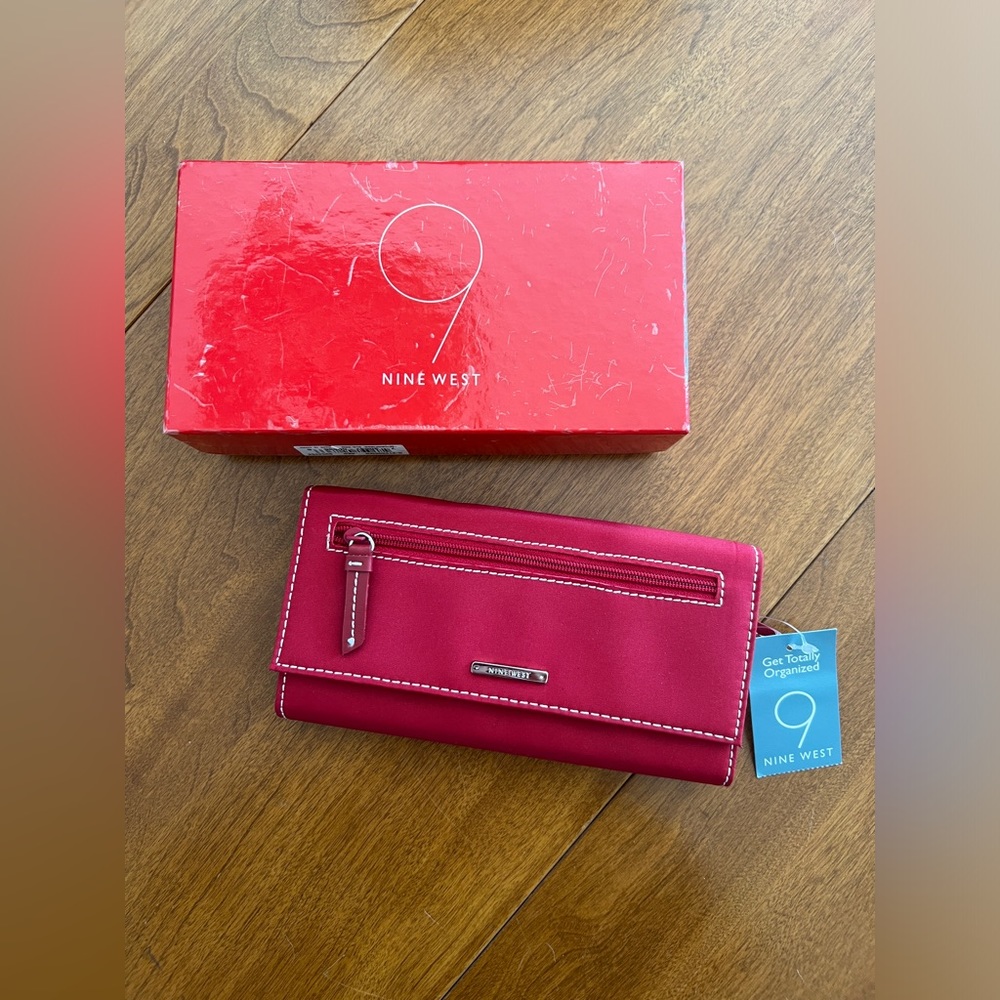 Nine West red wallet, NWT